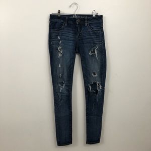 AMERICAN EAGLE RIPPED JEANS